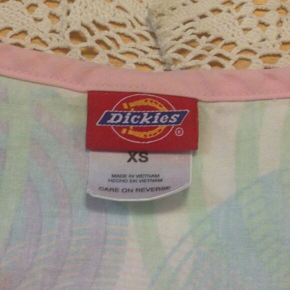 Dickies Scrub Top, size xs - Picture 5 of 5